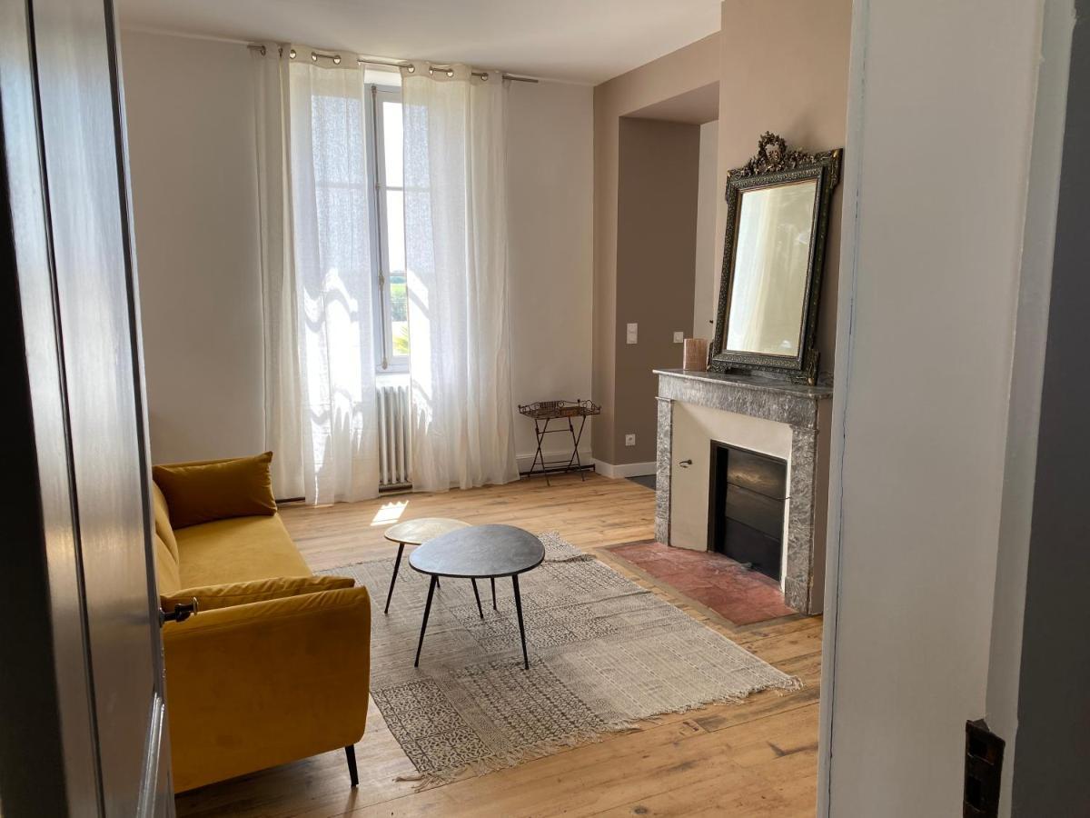 La Maison De Manon Mirande  Extérieur photo